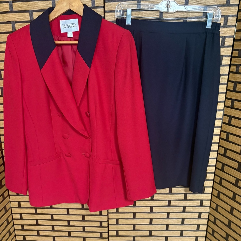 Executive Collection Red And‎ Black Blazer And Skirt Suit Size 8